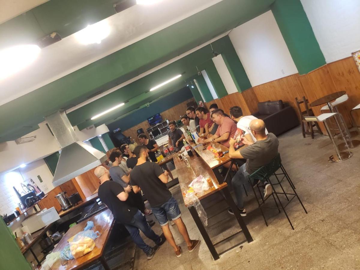 Clover Hostal *